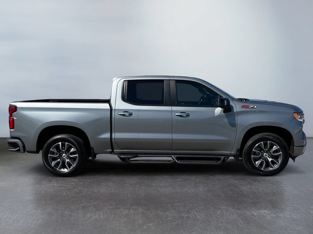Used 2024 Chevrolet Silverado 1500 RST w/ Convenience Package II AWD/4WD image 2
