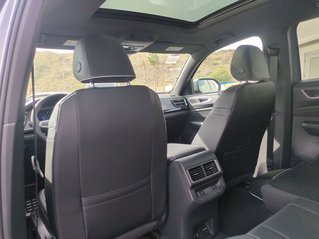 New 2026 Volkswagen Atlas Cross Sport SEL Premium R-Line AWD/4WD image 18