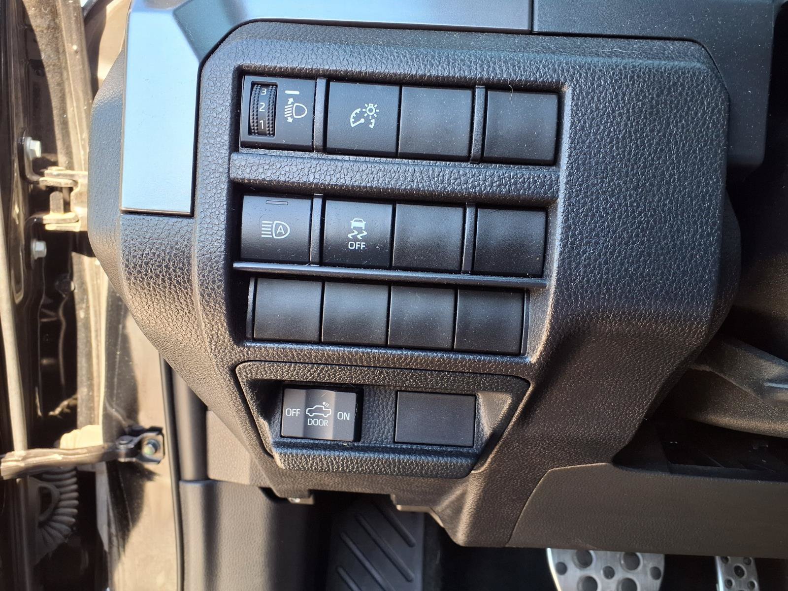 Used 2025 Toyota Tacoma TRD Sport AWD/4WD image 23
