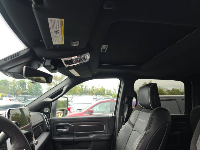 Used 2025 RAM 2500 Laramie AWD/4WD image 12