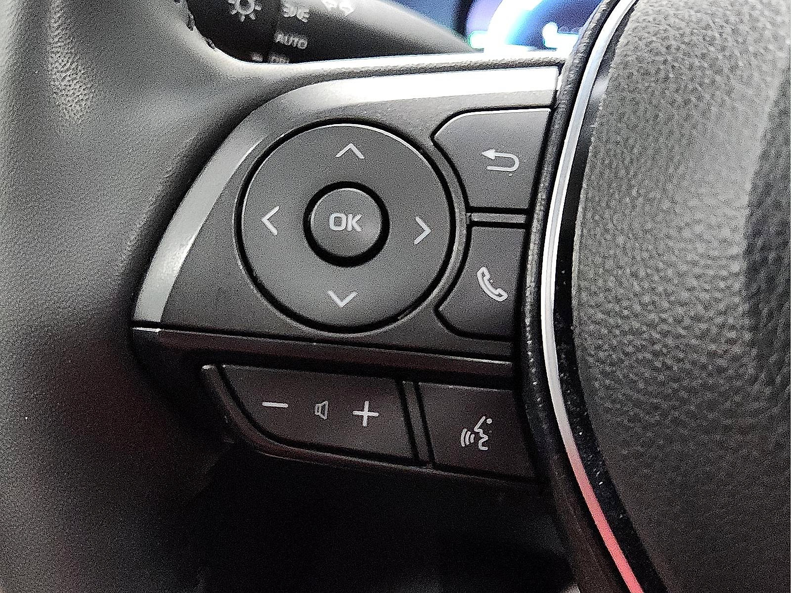 Used 2025 Toyota RAV4 XSE w/ Advanced Technology Package AWD/4WD image 19