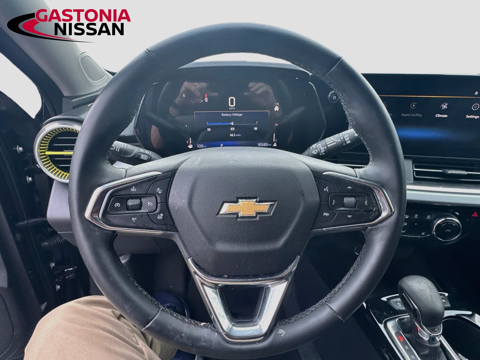 Used 2024 Chevrolet Trax LT w/ LT Convenience Package FWD image 14