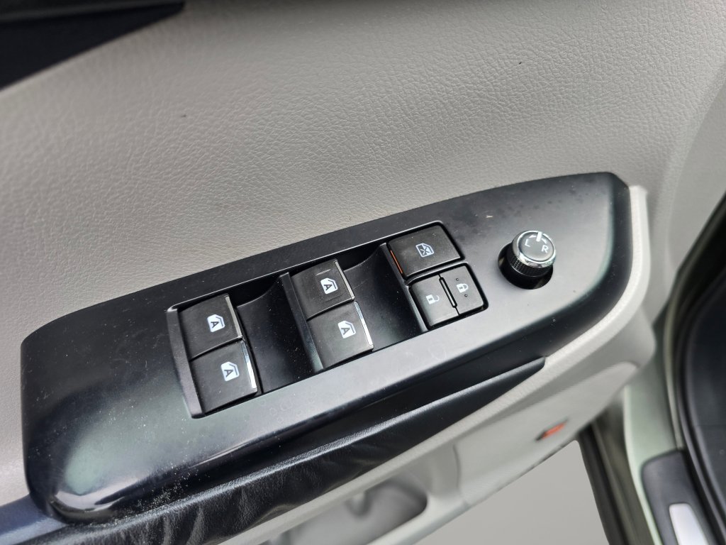 Used 2015 Toyota Highlander Limited AWD/4WD image 37