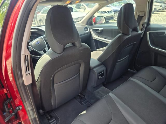 Used 2015 Volvo V60 T5 FWD image 19