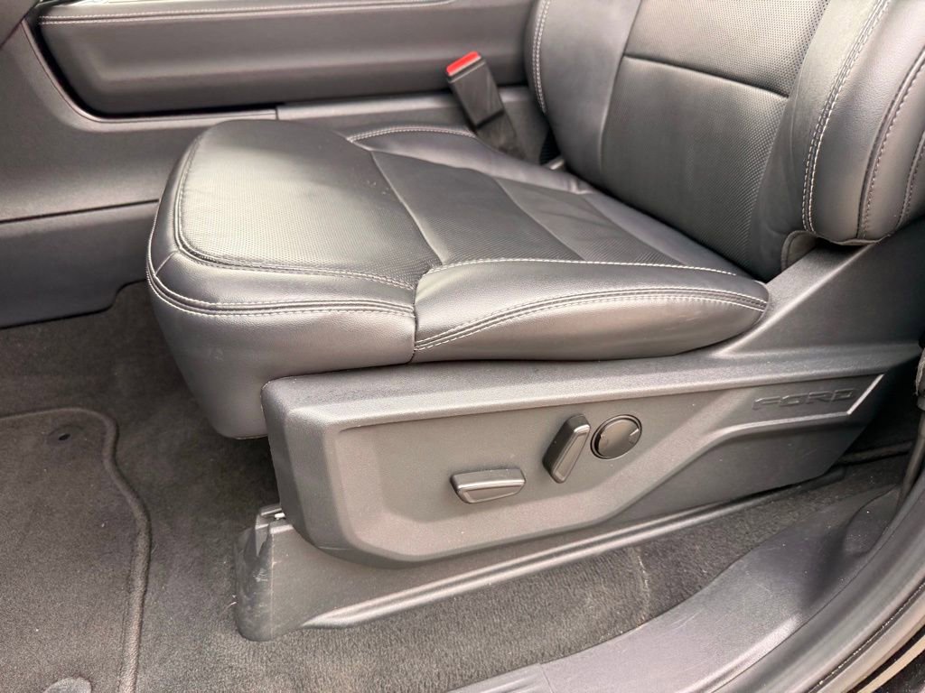 Used 2025 Ford Expedition Platinum image 31