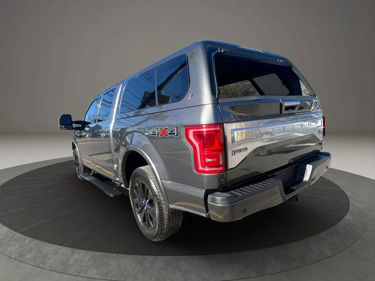 Used 2015 Ford F150 Platinum w/ Equipment Group 701A Luxury image 7