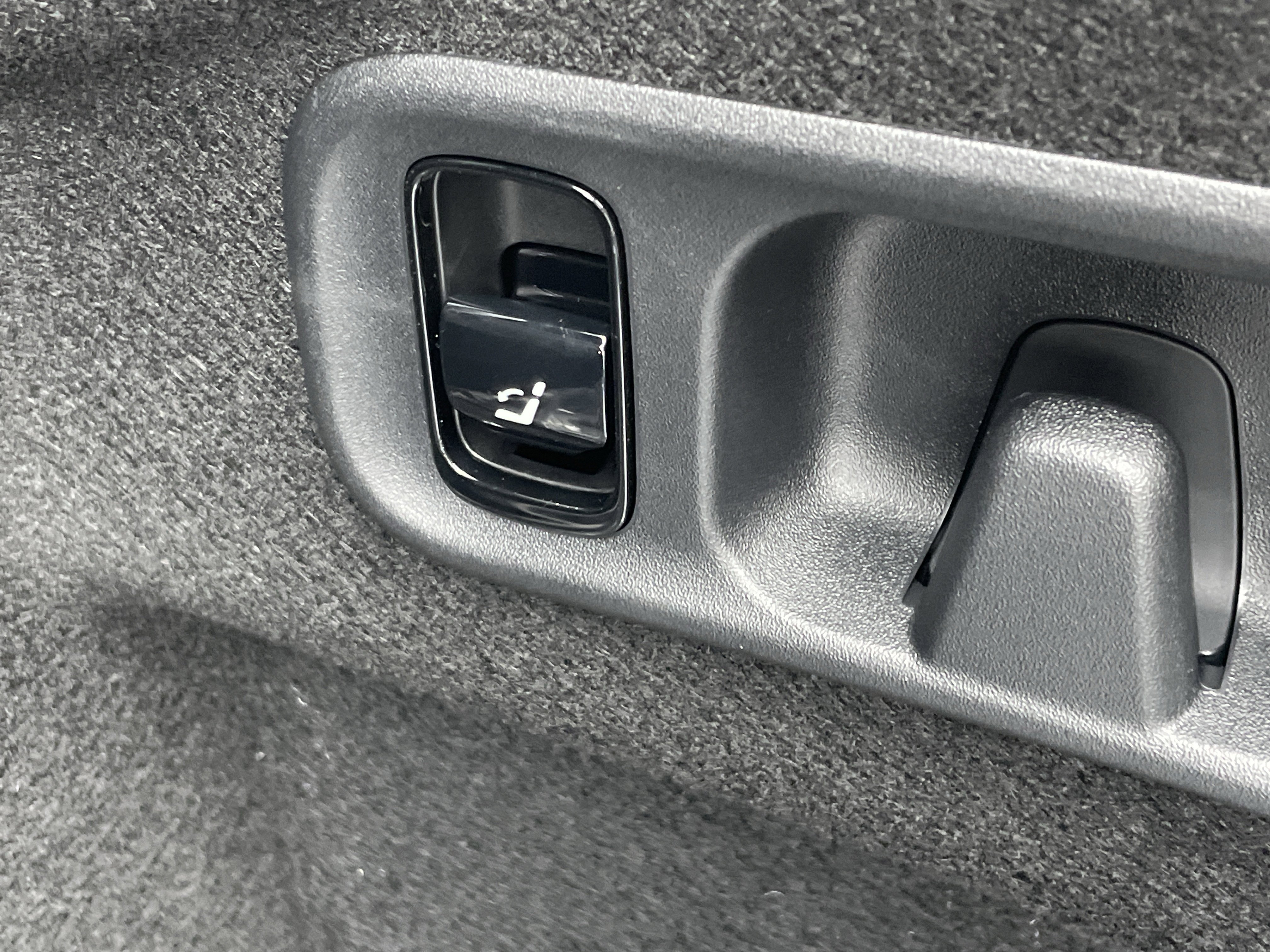 New 2026 Mercedes-Benz C 43 AMG 4MATIC Sedan image 11