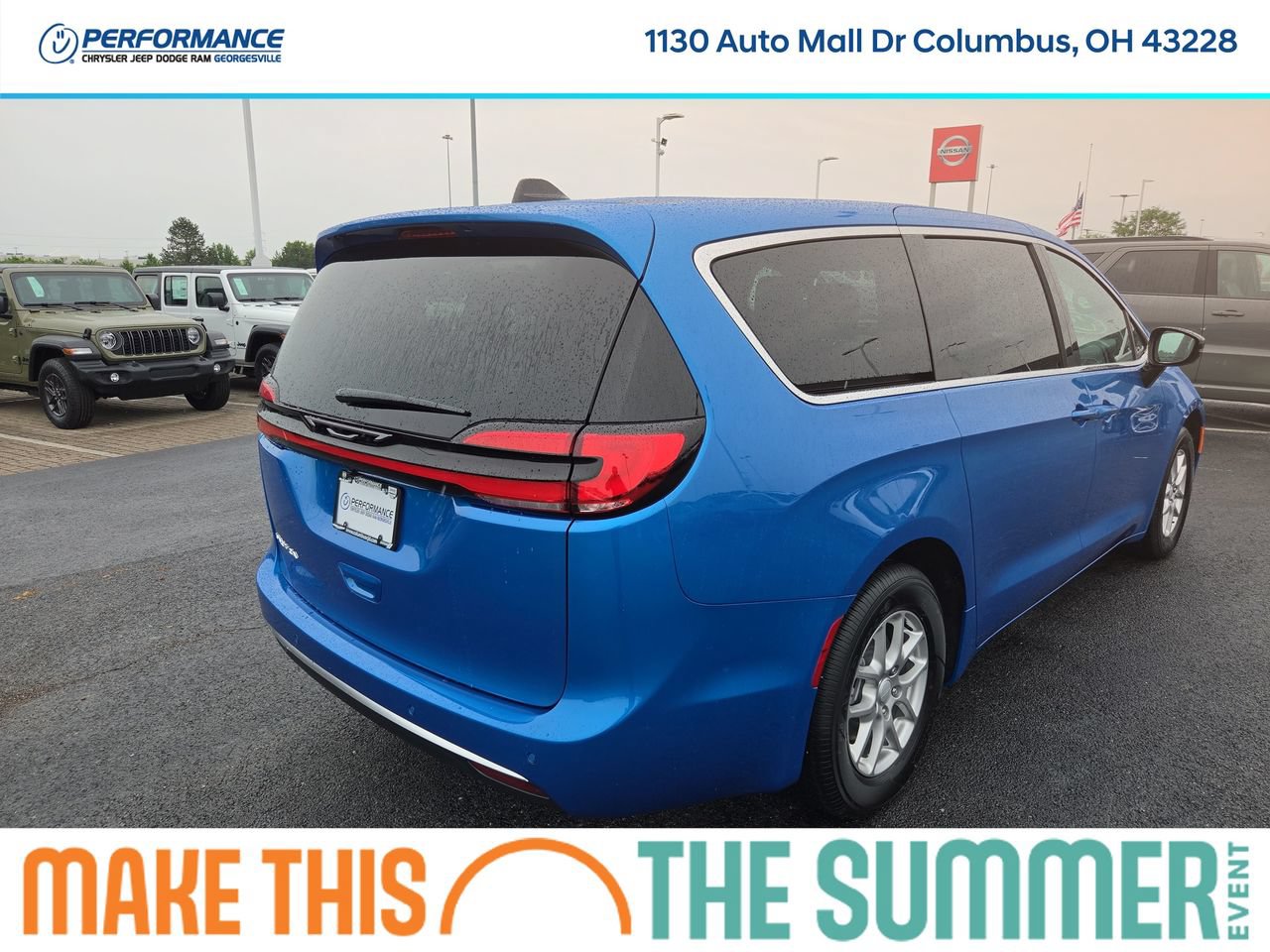 New 2027 Chrysler Pacifica Select w/ Family Tech Group FWD image 7