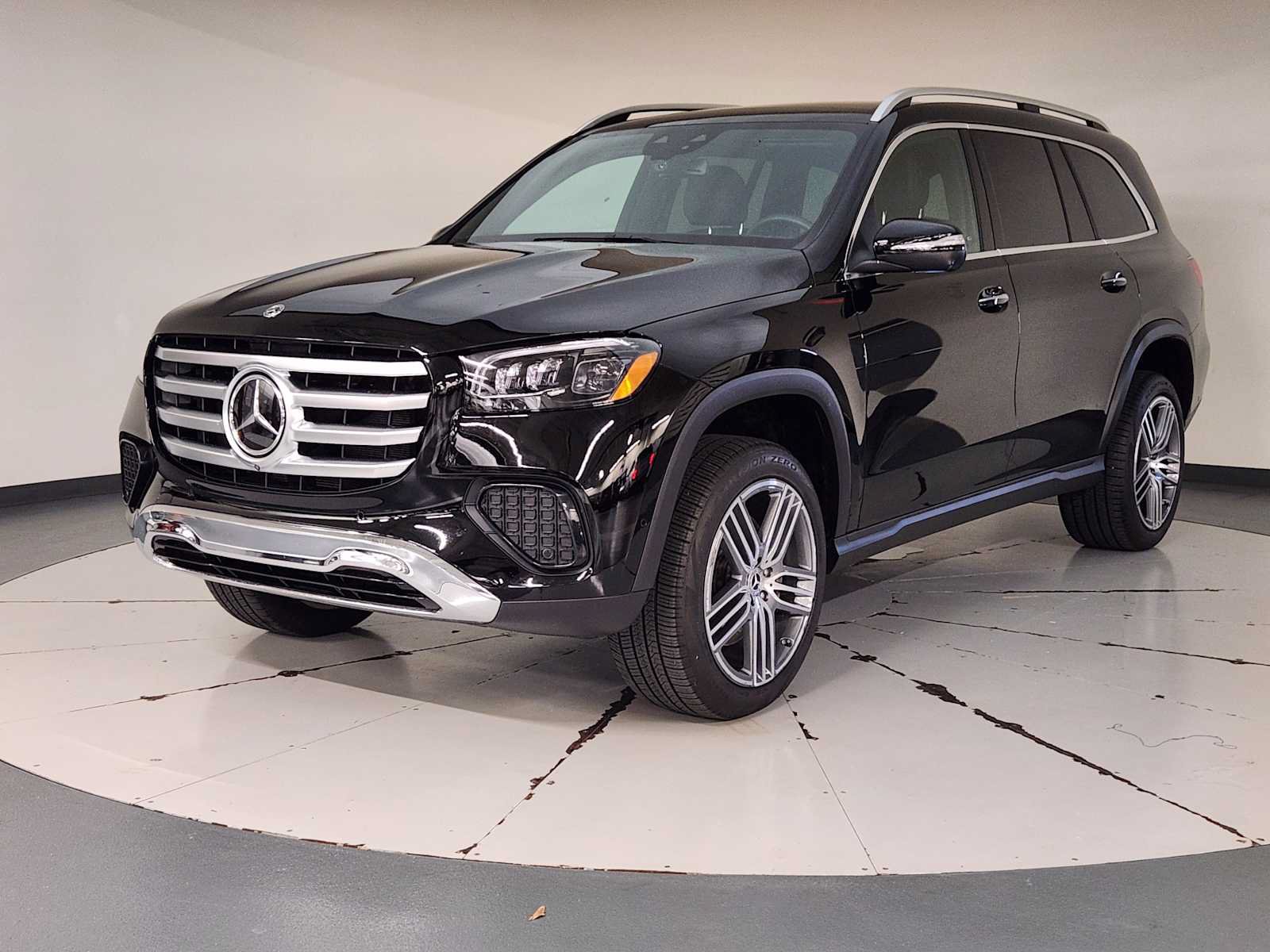 Used 2026 Mercedes-Benz GLS 450 4MATIC image 1