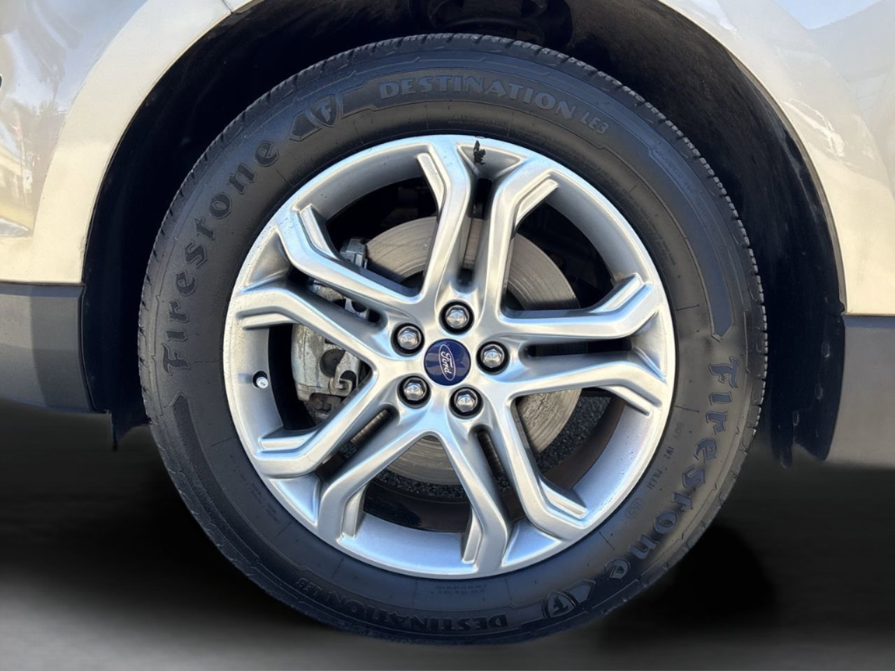 Used 2018 Ford Edge Titanium image 33