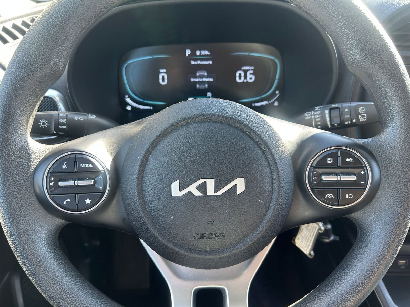 Used 2025 Kia Soul LX w/ LX Technology Package image 25