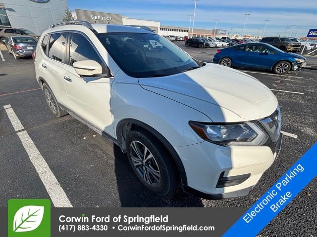 Used 2020 Nissan Rogue SV w/ Premium Package image 3