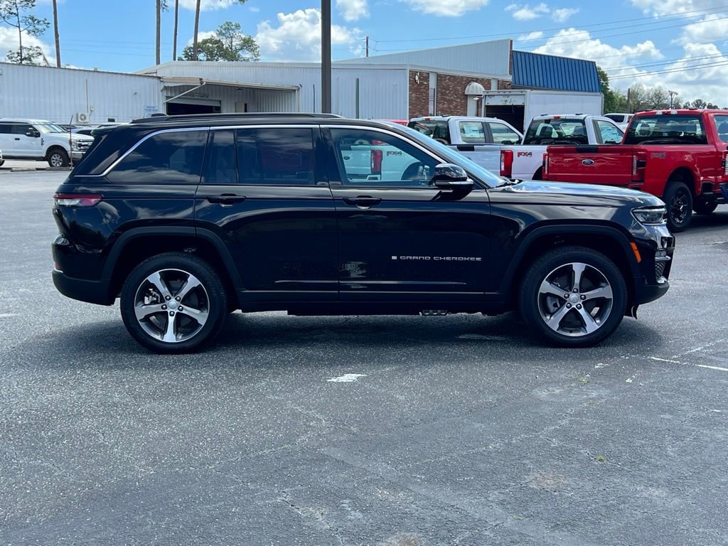 Used 2024 Jeep Grand Cherokee Limited 4xe image 7