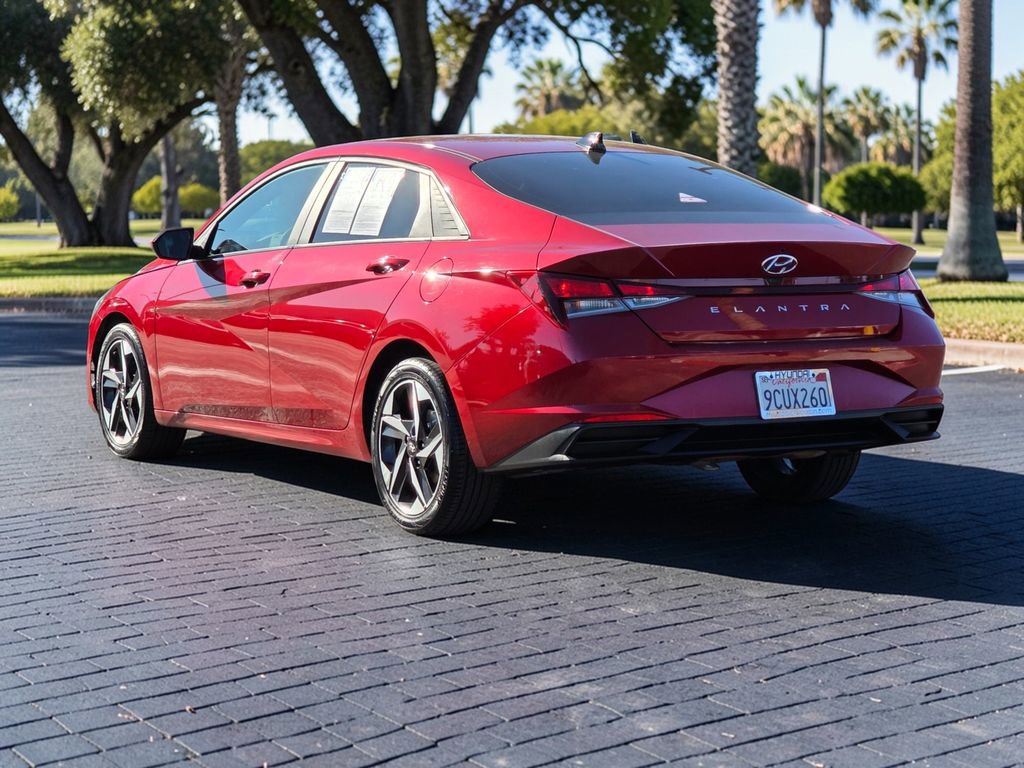 Certified 2023 Hyundai Elantra SEL w/ Convenience Package image 7