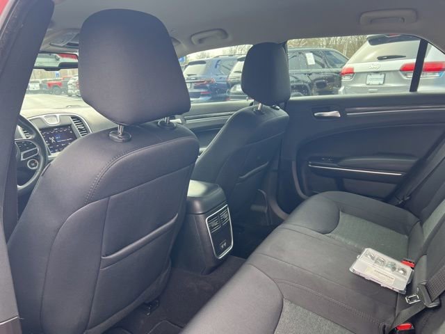 Used 2021 Chrysler 300 Touring w/ Chrome Appearance Package image 16