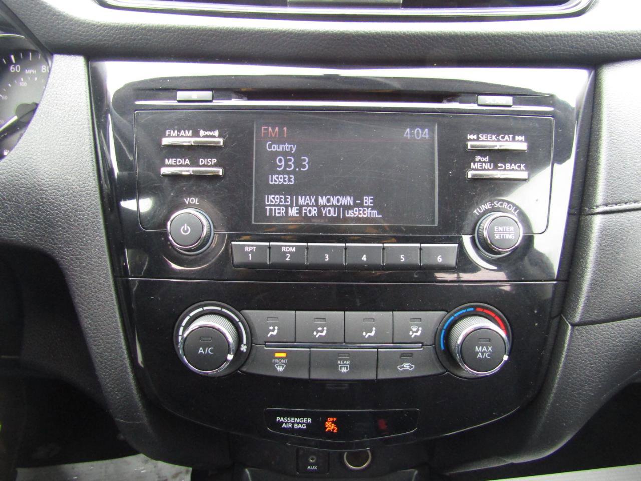 Used 2017 Nissan Rogue S w/ S Appearance Package FWD image 12