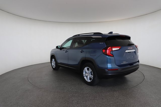 Used 2024 GMC Terrain SLE w/ Driver Convenience Package image 11