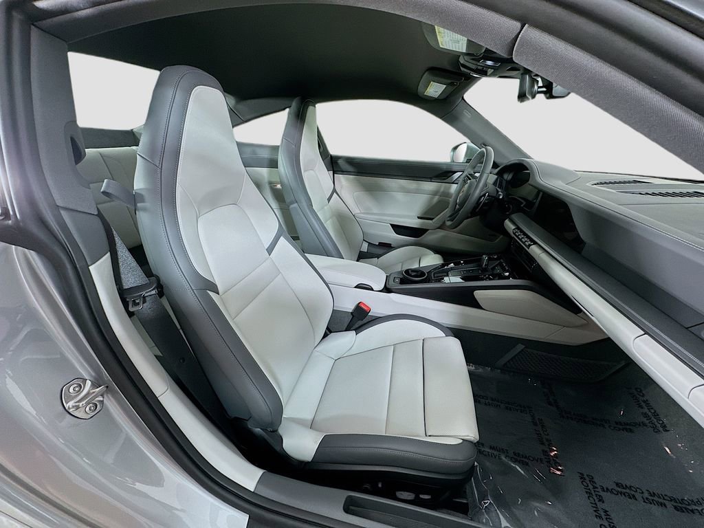 Certified 2025 Porsche 911 Carrera RWD image 27