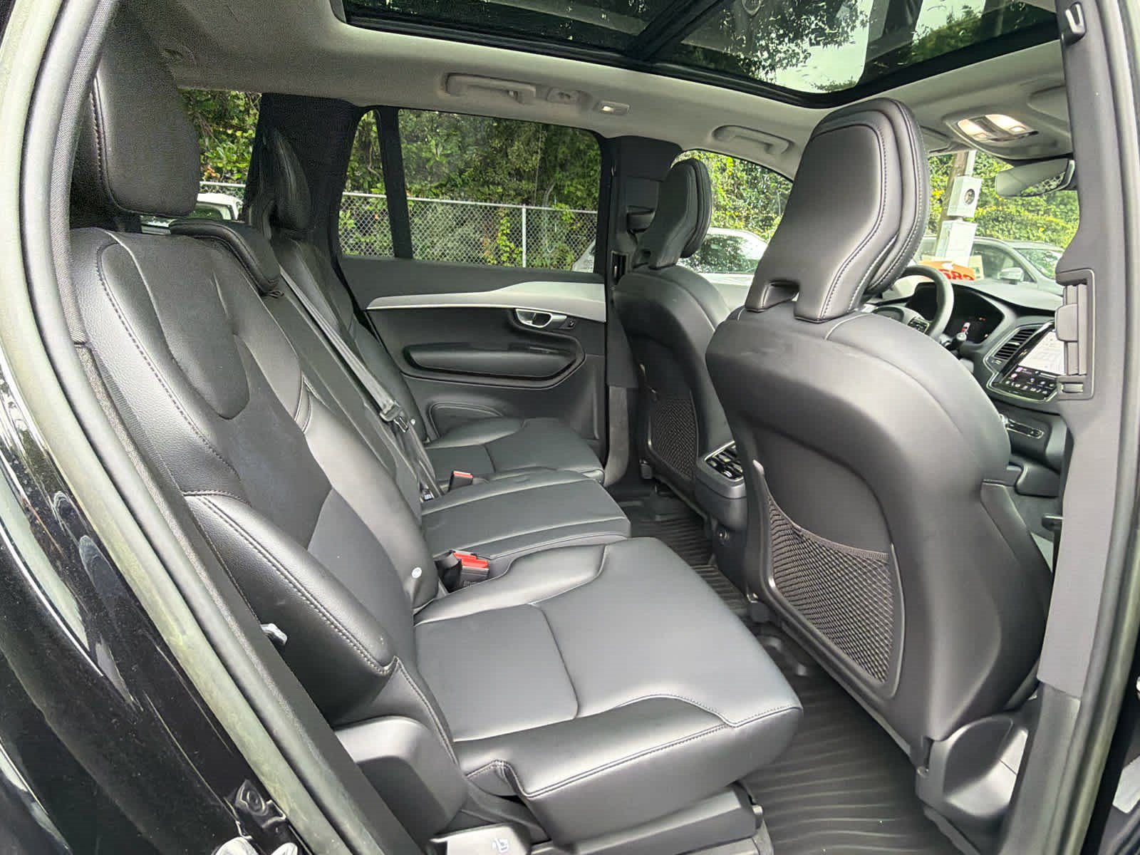 Certified 2023 Volvo XC90 B5 Core w/ Protection Package Premier AWD/4WD image 60