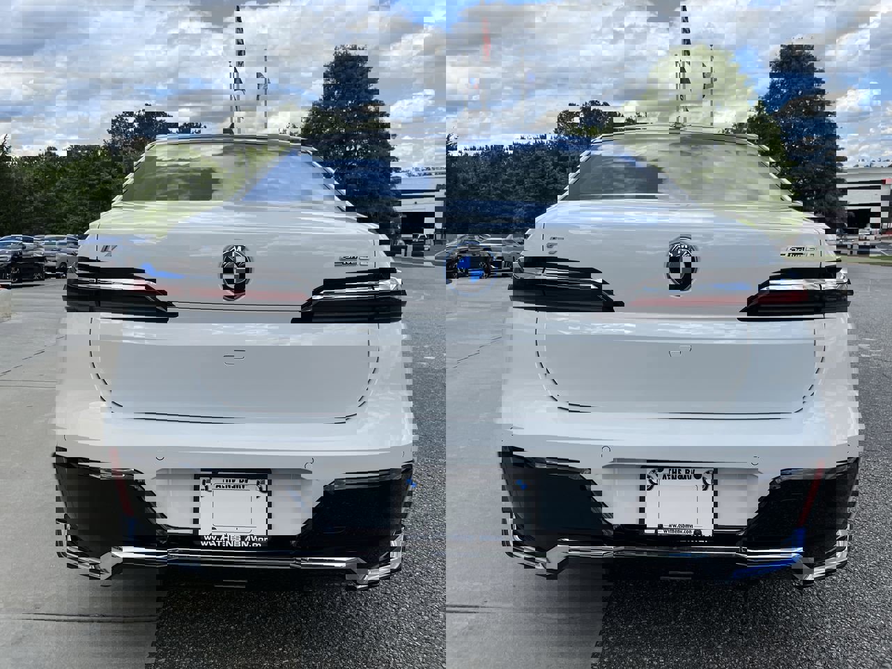 Used 2025 BMW i7 eDrive50 w/ M Sport Package image 7