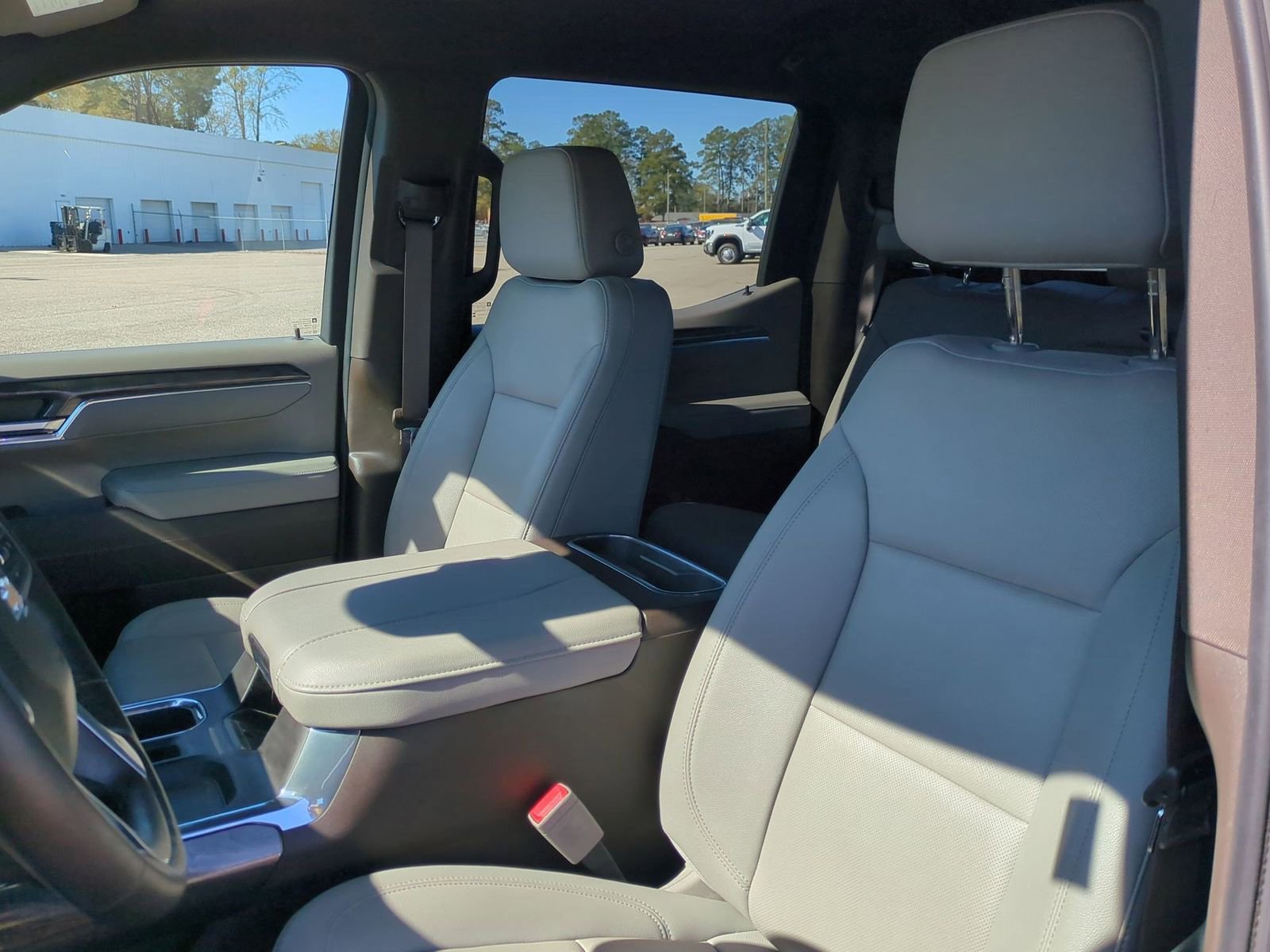 Certified 2025 Chevrolet Silverado 1500 LTZ AWD/4WD image 19