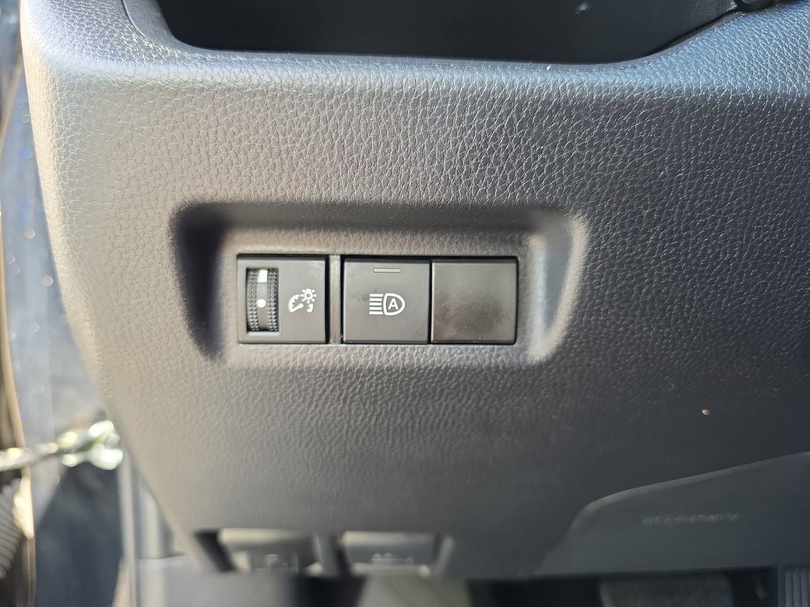 Used 2025 Toyota RAV4 LE image 25