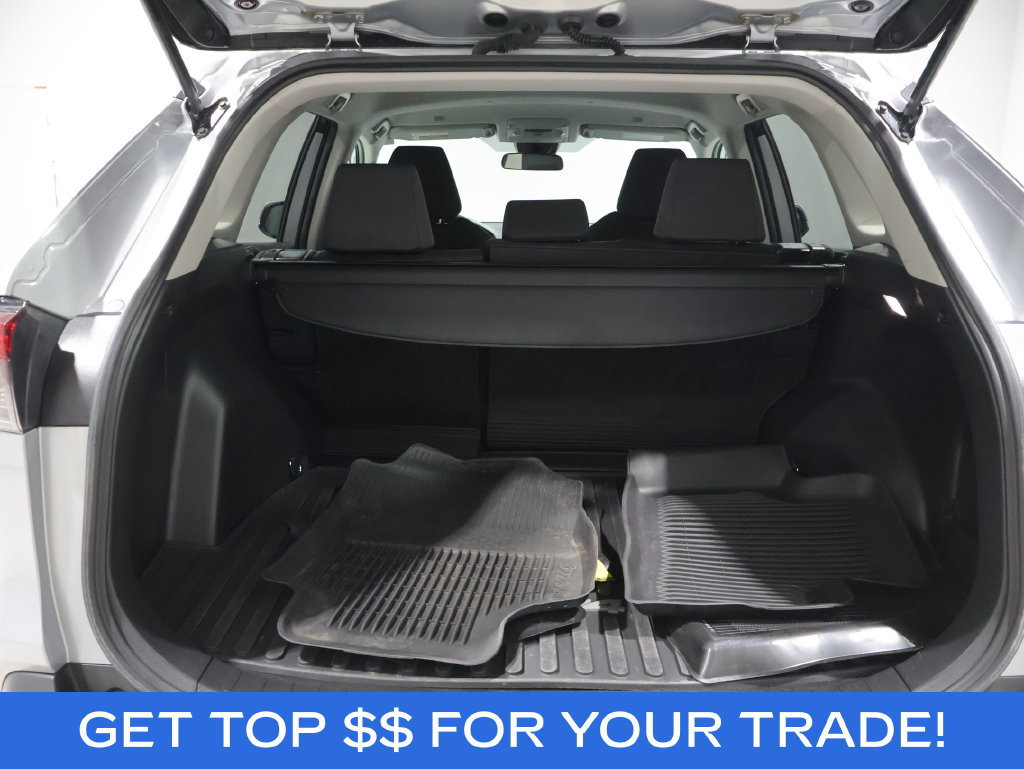 Used 2025 Toyota RAV4 XLE AWD/4WD image 4