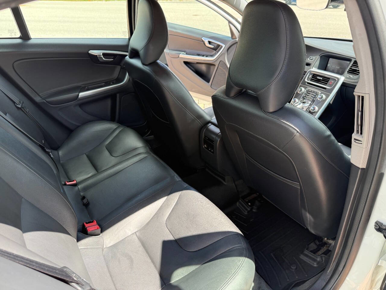 Used 2016 Volvo S60 T5 Premier image 21