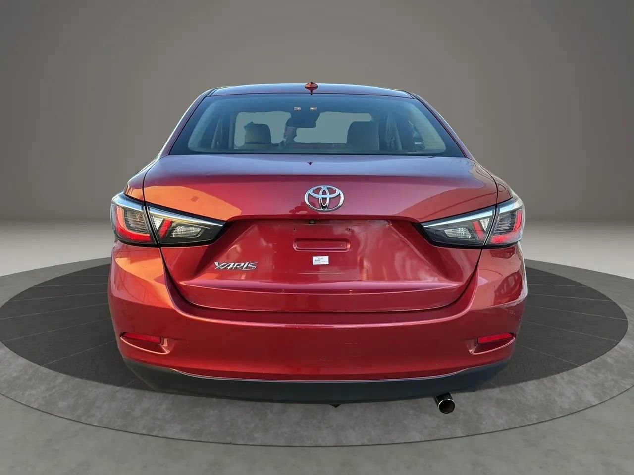 Used 2019 Toyota Yaris L FWD image 6