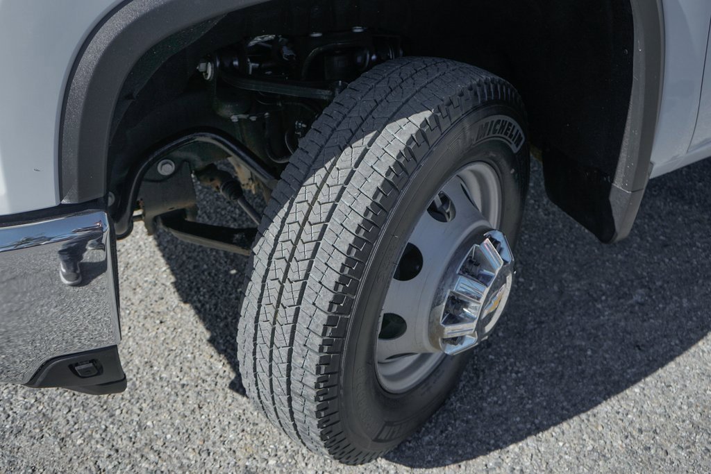 Used 2025 Chevrolet Silverado 3500 LT w/ Convenience Package image 42