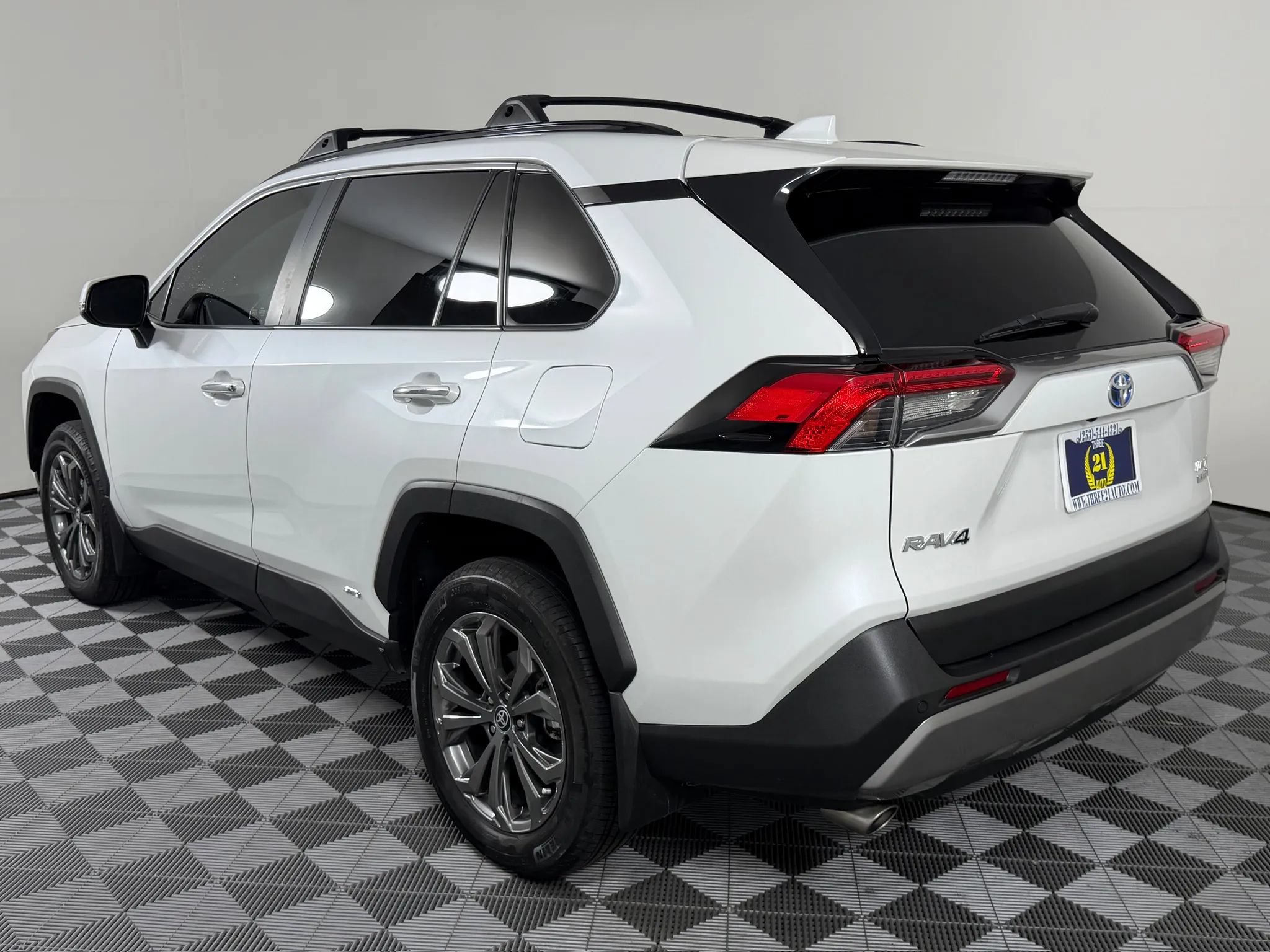 Used 2024 Toyota RAV4 Limited w/ Advanced Technology Package AWD/4WD image 7