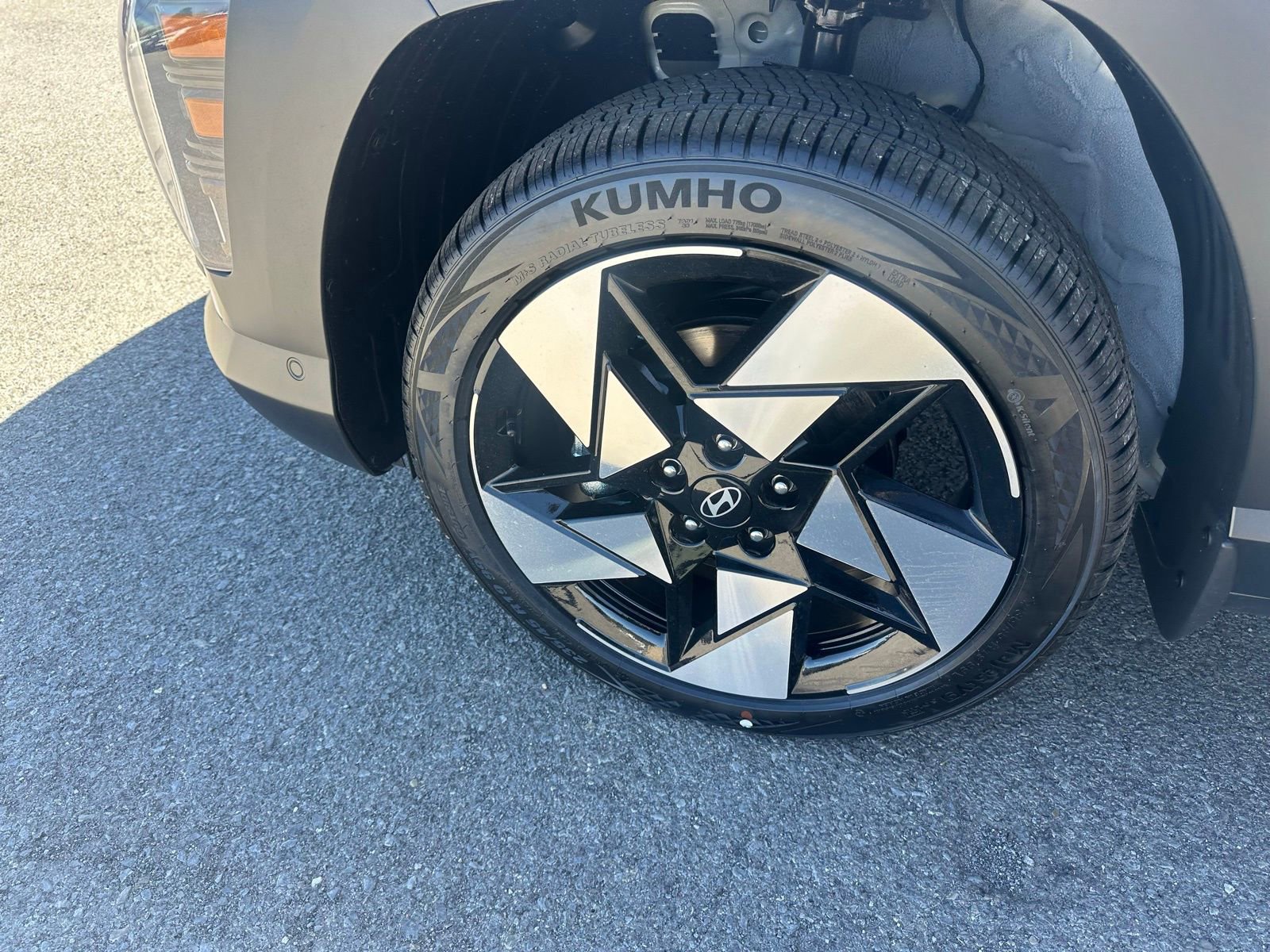 New 2026 Hyundai Kona Limited AWD/4WD image 33