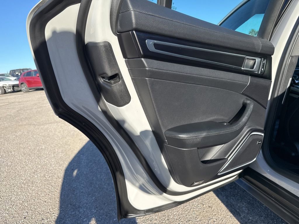 Used 2023 Porsche Panamera 4 Platinum Edition image 28