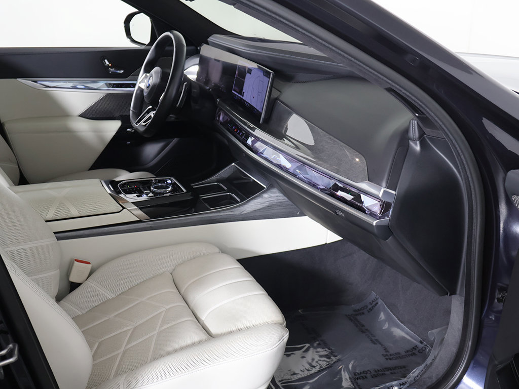 Used 2023 BMW 760i xDrive w/ Luxury Rear Seating Package AWD/4WD image 26