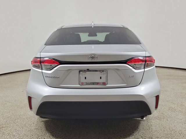 Used 2025 Toyota Corolla LE FWD image 6