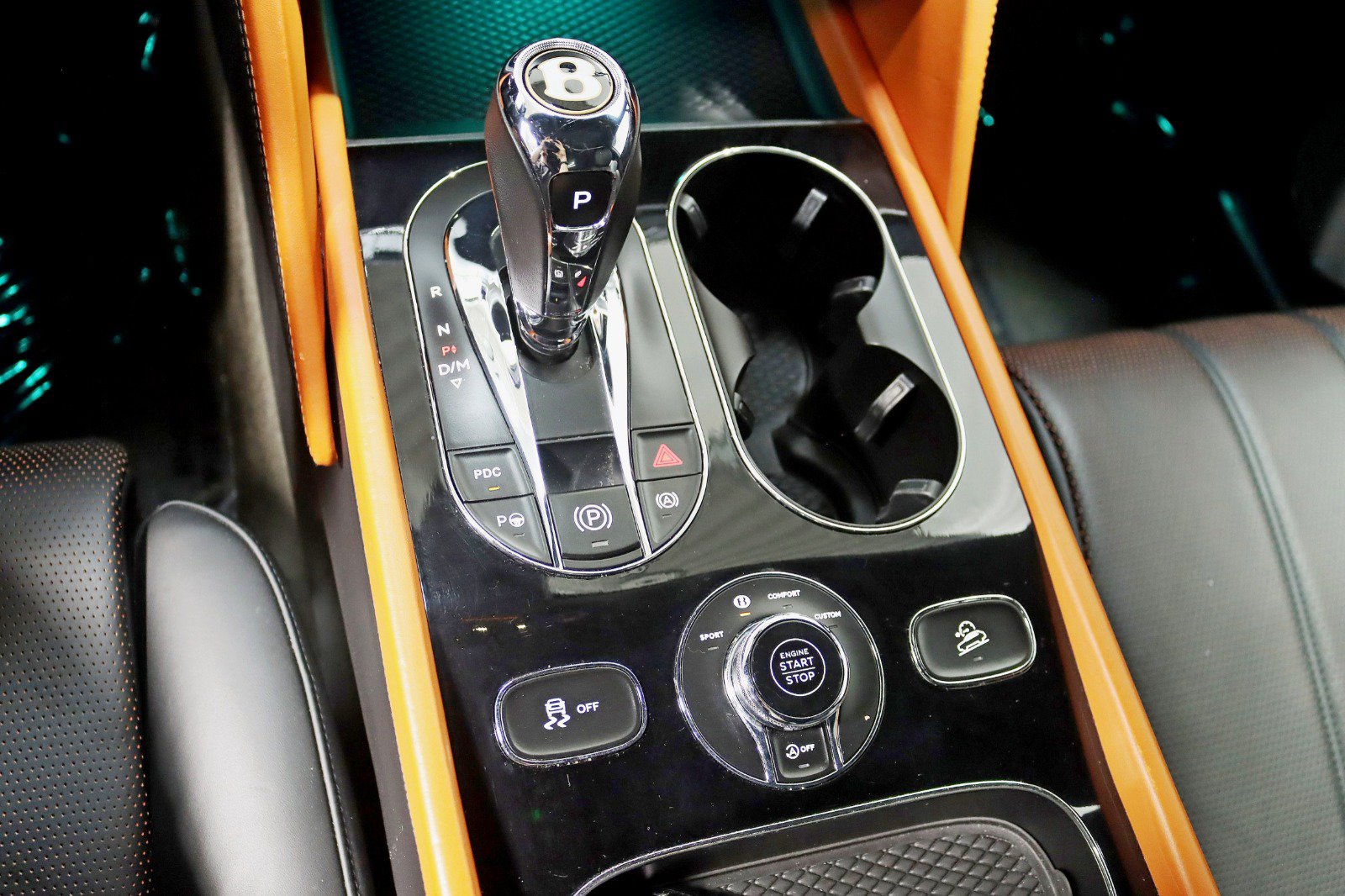 Used 2020 Bentley Bentayga Design Series AWD/4WD image 26