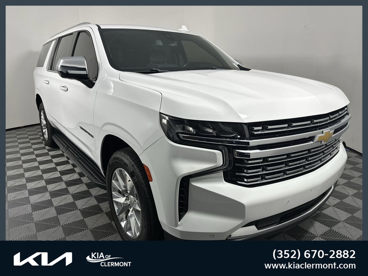 Used 2022 Chevrolet Suburban Premier RWD image 1