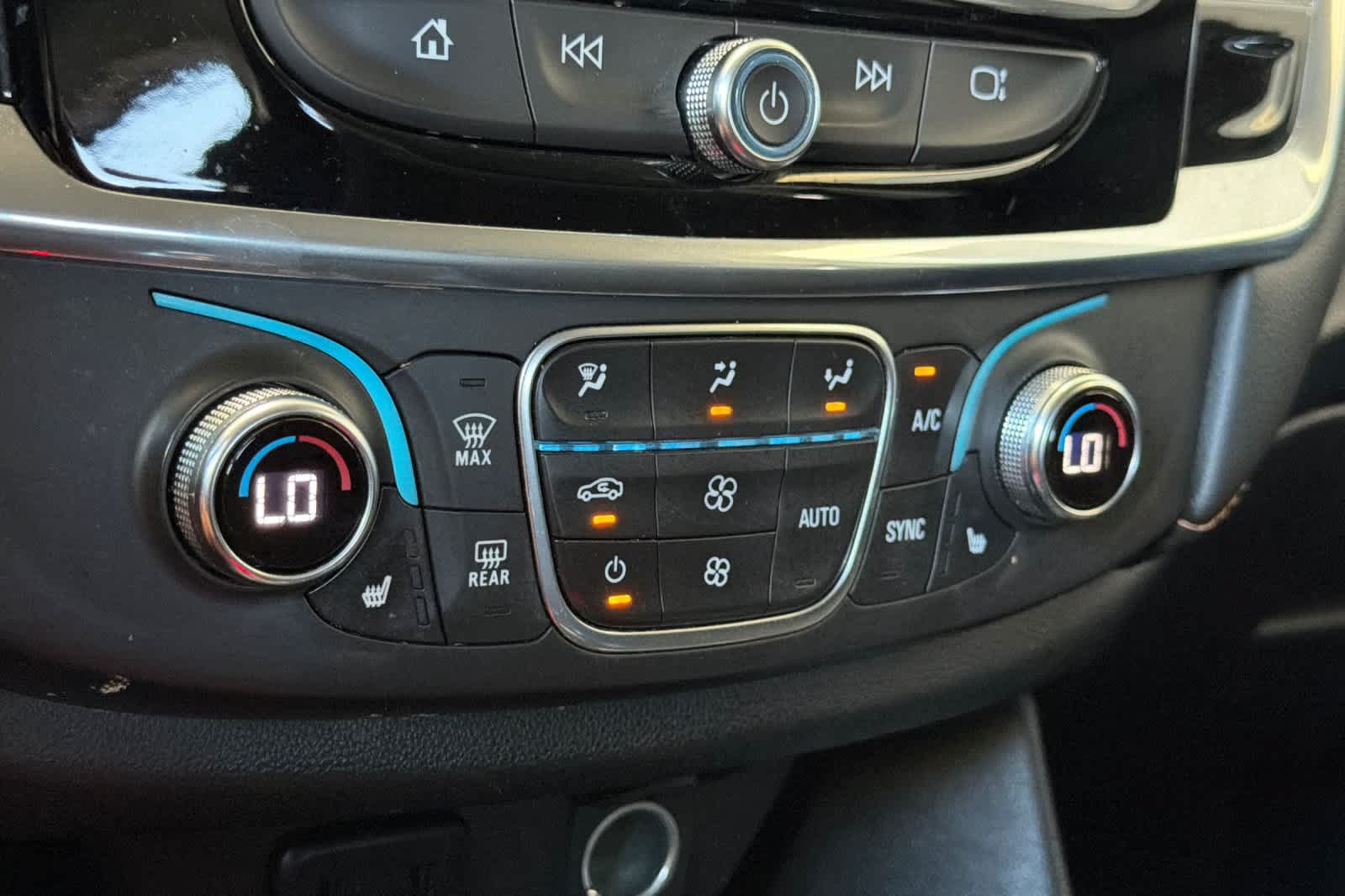 Used 2019 Chevrolet Traverse LT AWD/4WD image 22