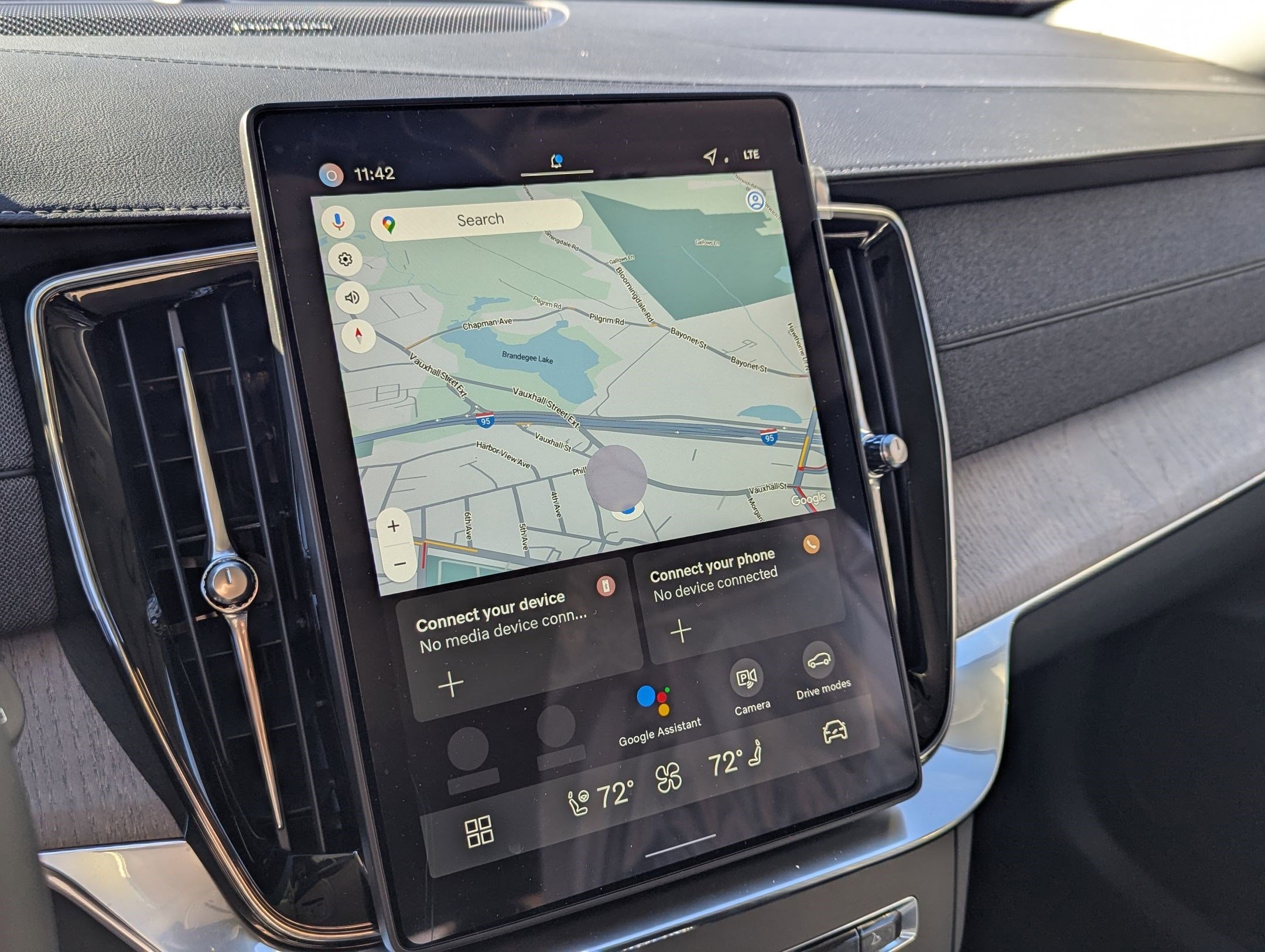 New 2026 Volvo XC90 T8 Ultra w/ Protection Package Premier image 16