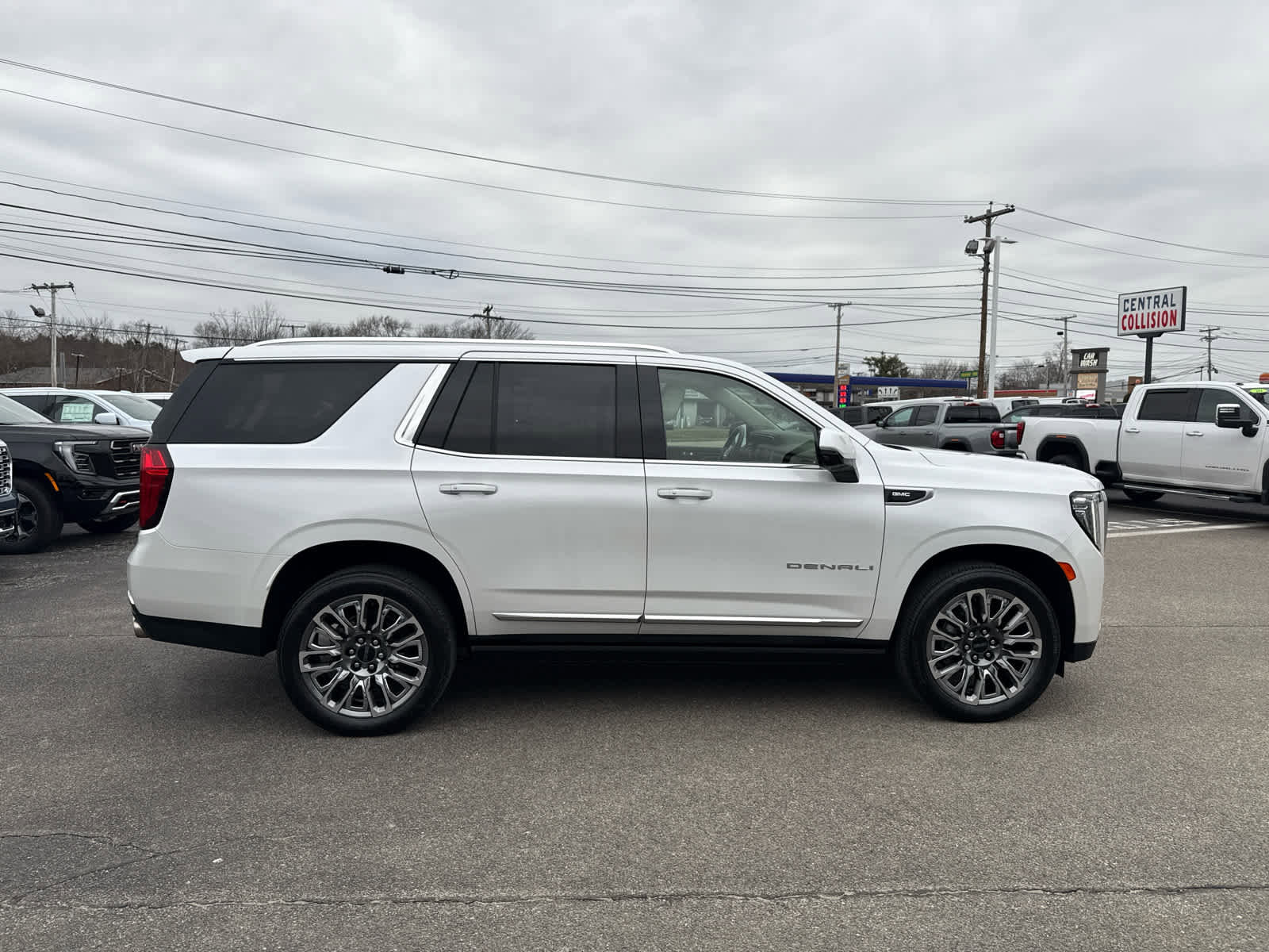 Used 2023 GMC Yukon Denali image 6