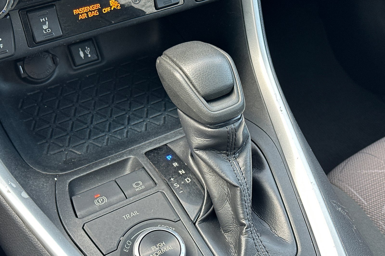Certified 2019 Toyota RAV4 XLE w/ Convenience Package AWD/4WD image 21