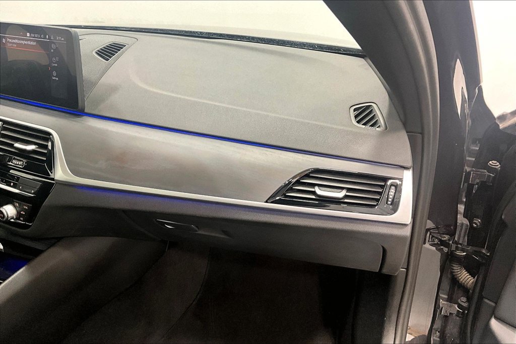 Used 2023 BMW 530i xDrive AWD/4WD image 16
