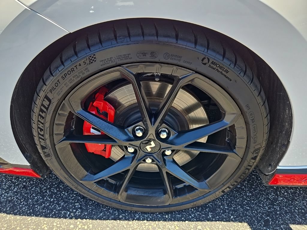 Certified 2025 Hyundai Elantra N FWD image 17