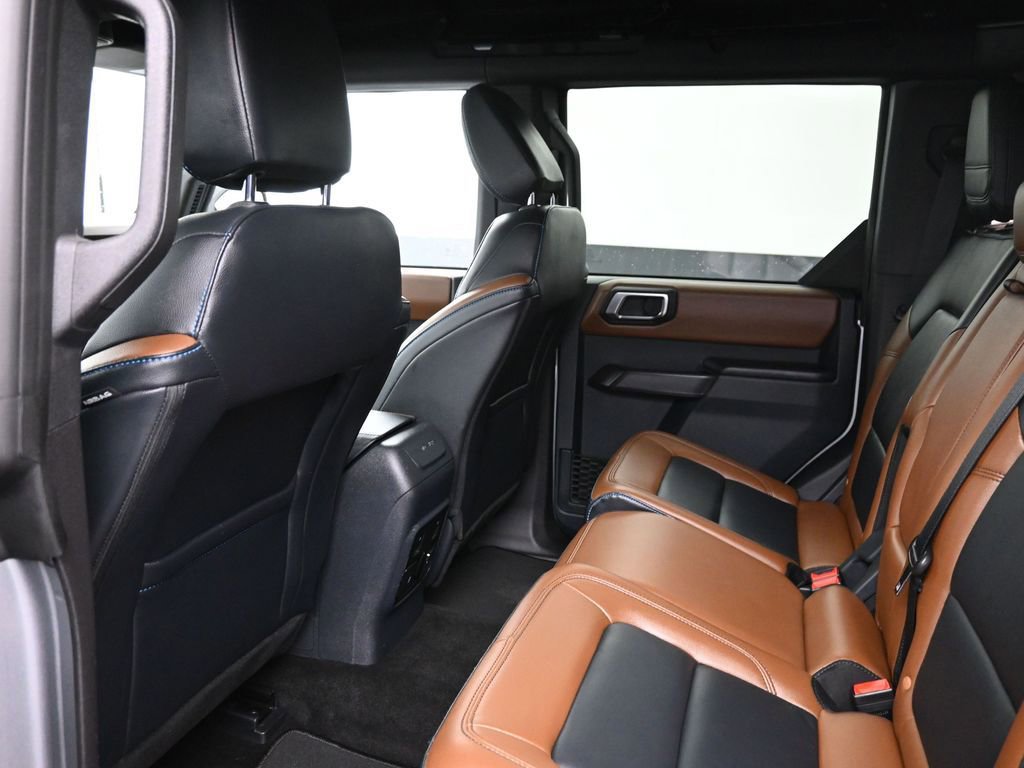 Used 2024 Ford Bronco Outer Banks image 17