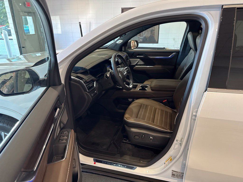 New 2027 GMC Acadia Denali Ultimate w/ LPO, Floor Liner Package AWD/4WD image 25