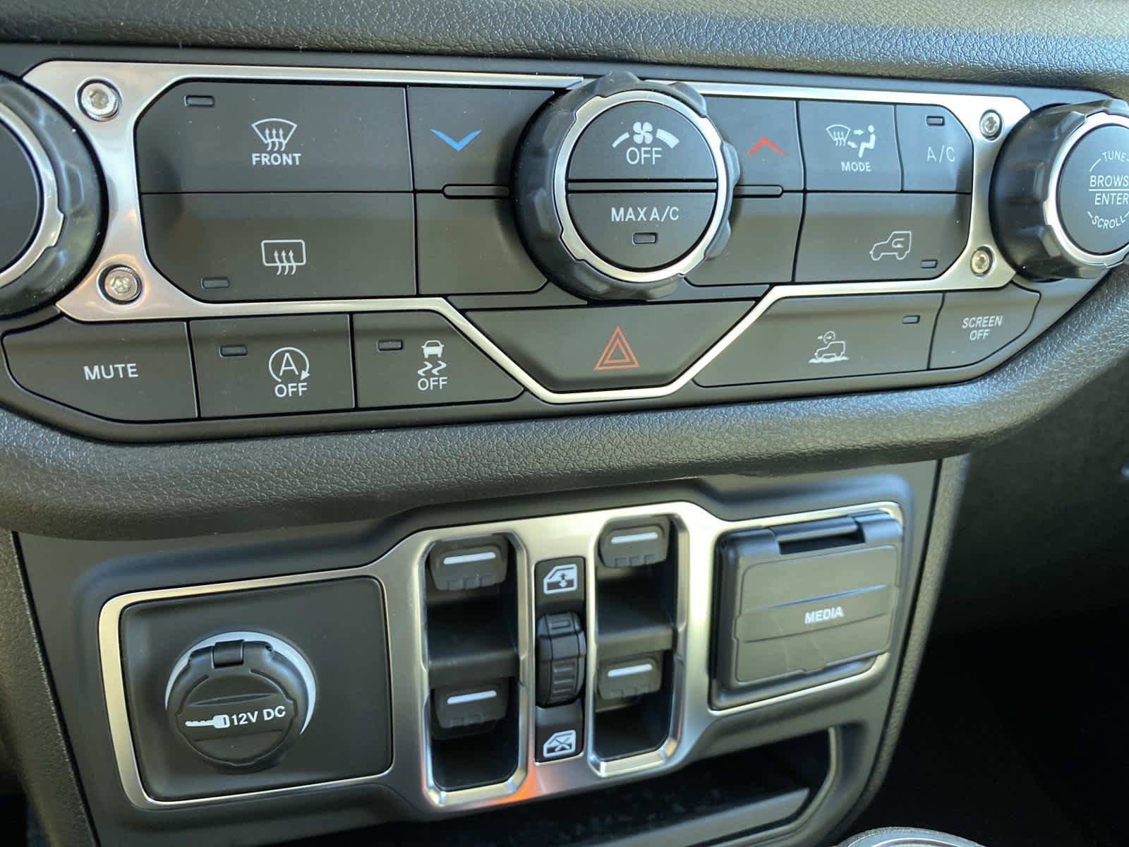 New 2026 Jeep Gladiator Sport AWD/4WD image 12