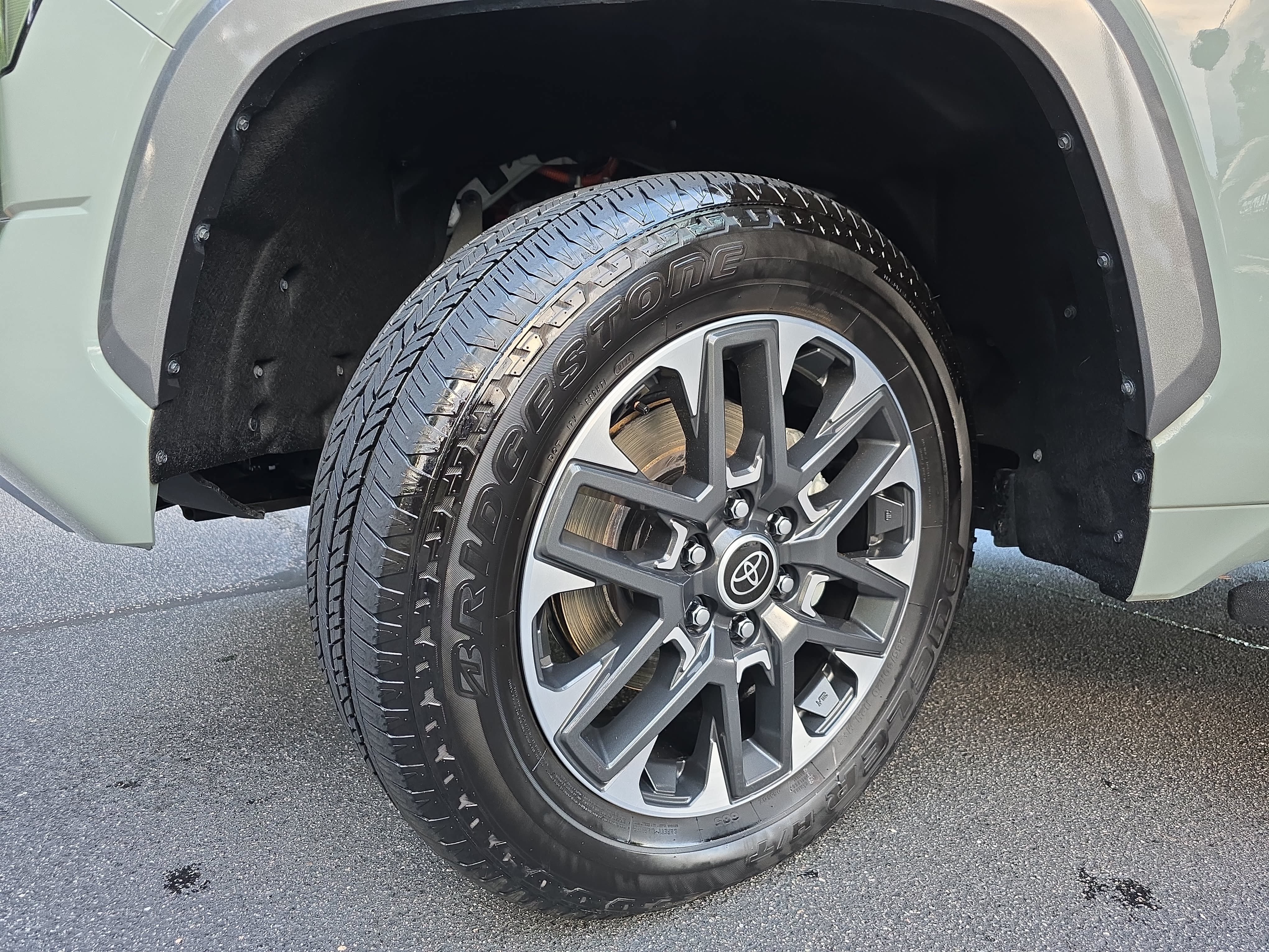 Used 2024 Toyota Tundra Limited w/ Power Package AWD/4WD image 32