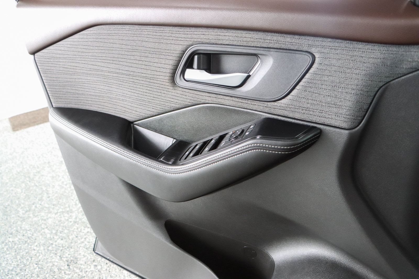 Used 2022 Nissan Rogue SV FWD image 21