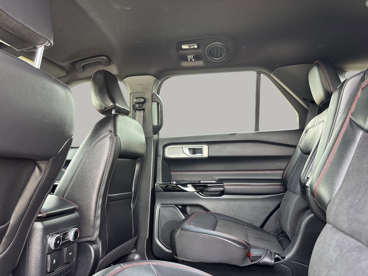 Certified 2023 Ford Explorer ST-Line w/ Class IV Trailer Tow Package image 18
