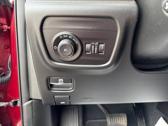 Used 2023 Jeep Grand Cherokee L Summit AWD/4WD image 19